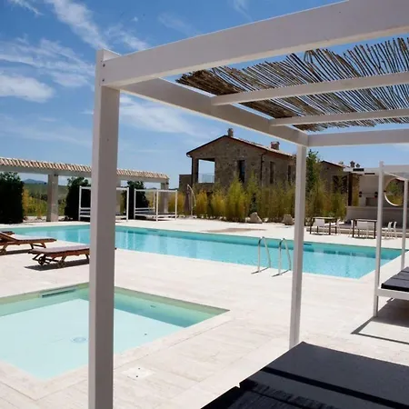 Apartamento Mit Gemeinschaftlichem Pool By Interhome